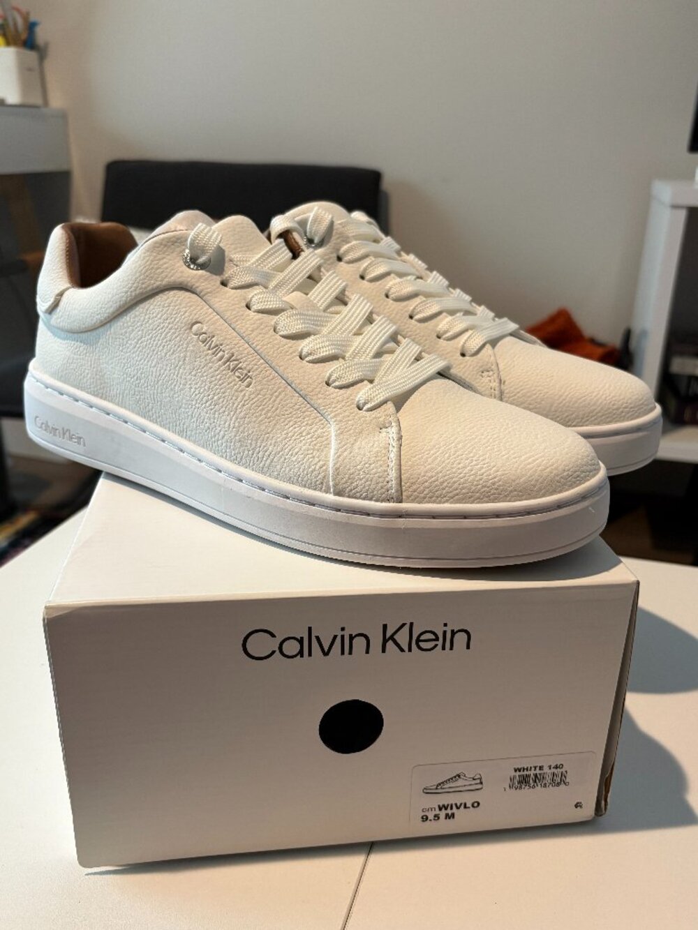 Calvin Klein Men's White Wivlo Sneaker Size 9.5 NEW IN BOX